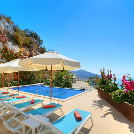Villa Sleeps 10 Pool Air Con Wifi *
