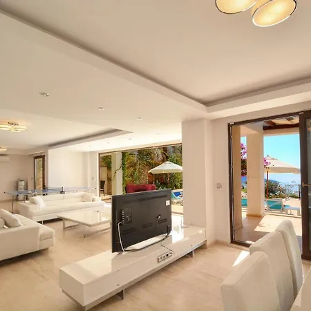 Sleeps 10 Pool Air Con Wifi Villa
