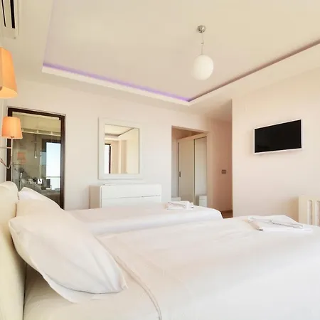 Sleeps 10 Pool Air Con Wifi Vilă